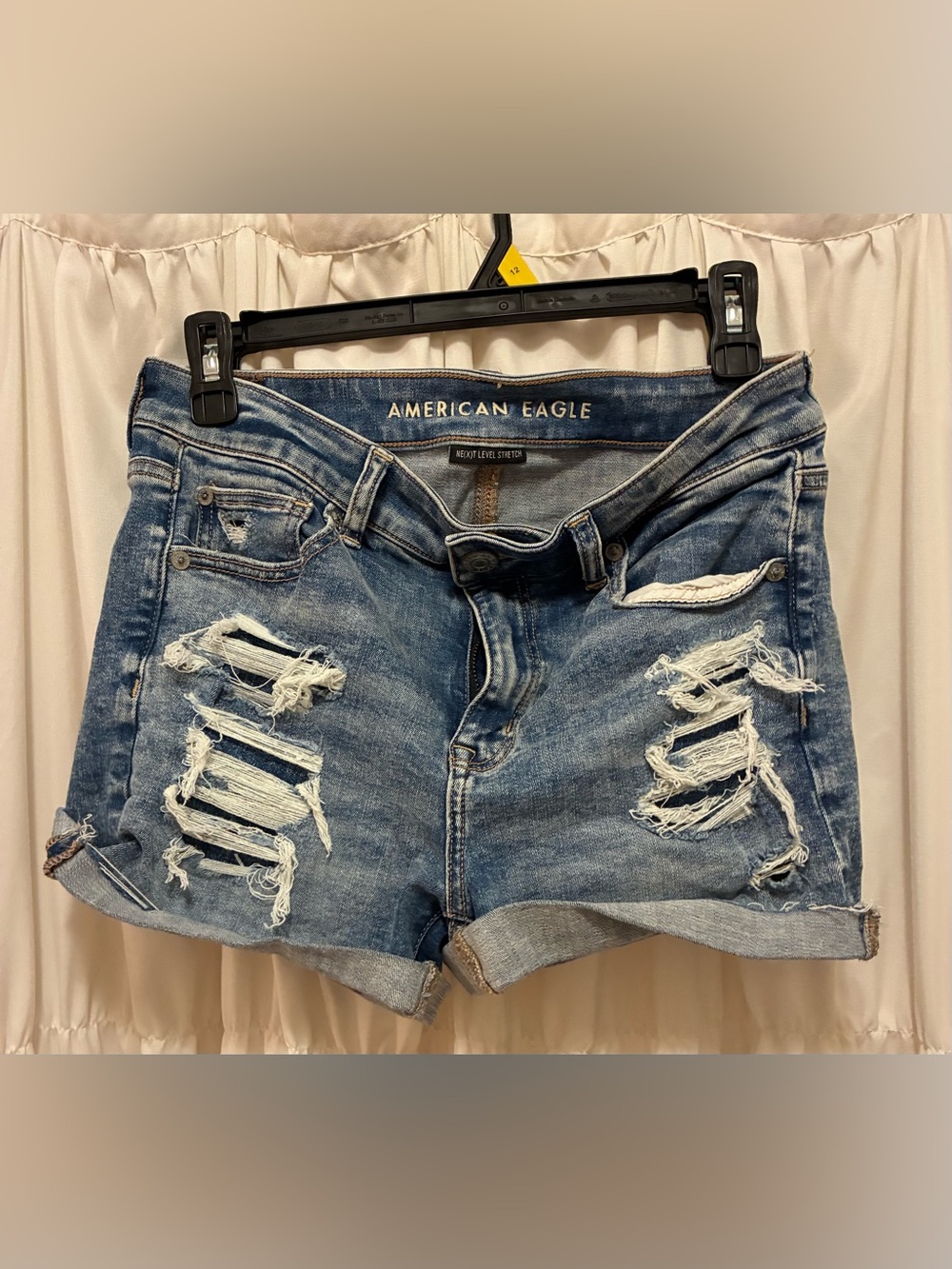American Eagle Outfitters Ripped Rolled-Hem Denim Shorts - Blue 🌺